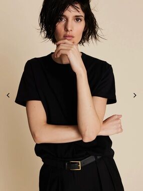 Like New soldout.nyc The Iconically Soft Perfect Tee in Black Size M